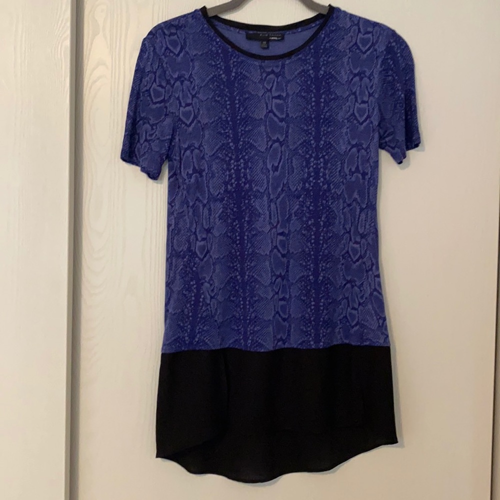 Elie Tahari top. Size xs. NWOT